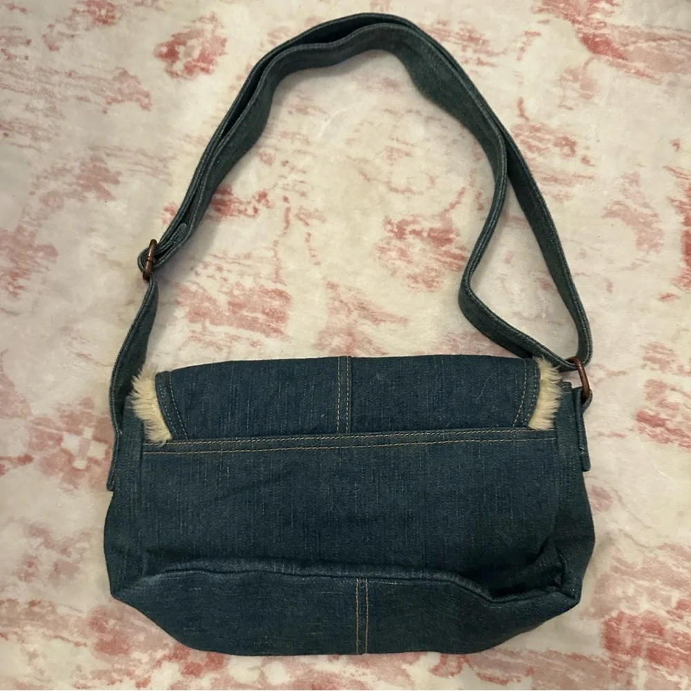Vintage Y2K ROXY Denim Shoulder Bag with Faux Fur Trim - Picture 5 of 10